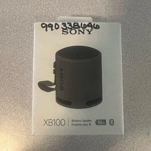 NWB- Sony XB100 portable Speaker
